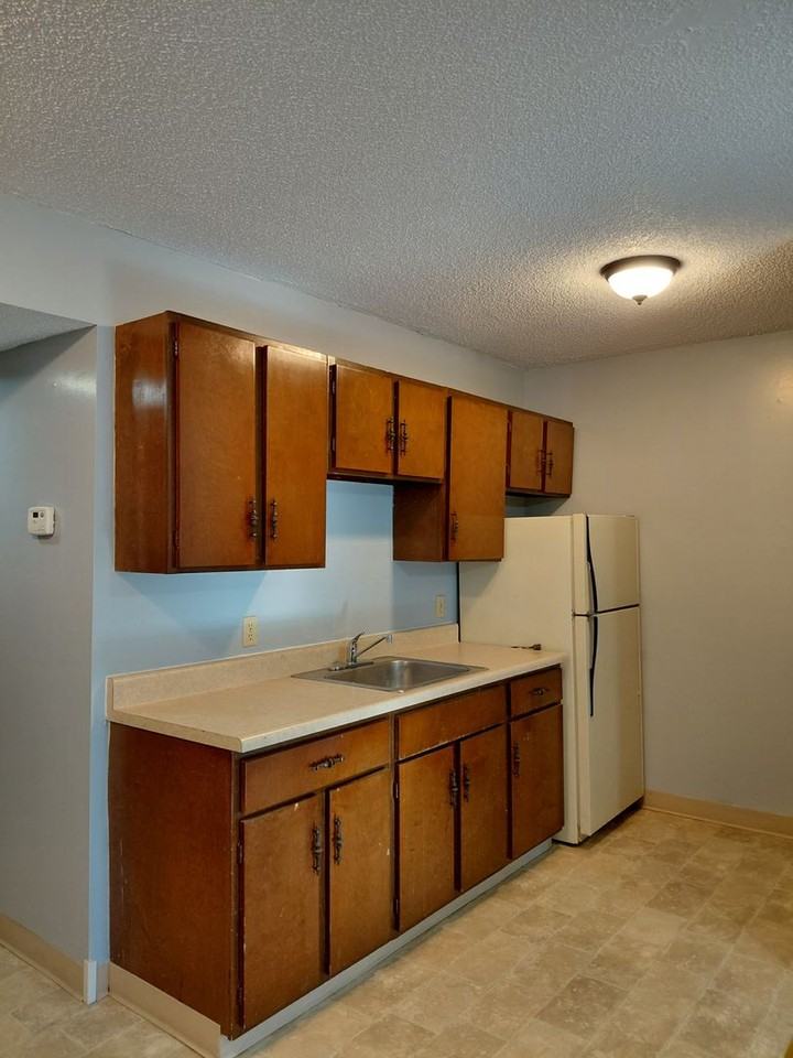 Downs - Maple Grove Apts - Photo 4 of 12