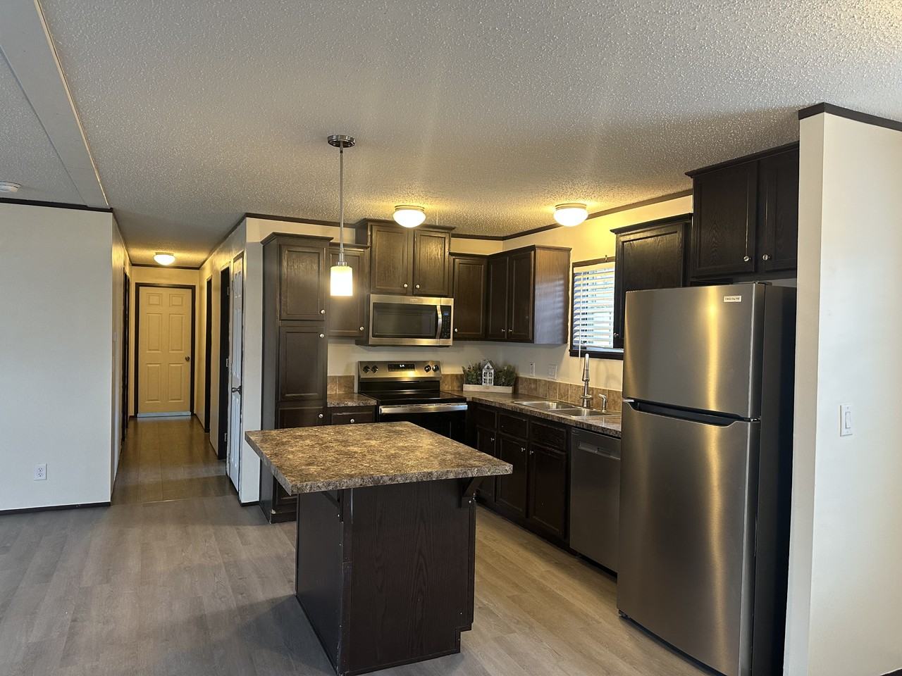 2123 Bradford St #81B - Photo 5 of 32