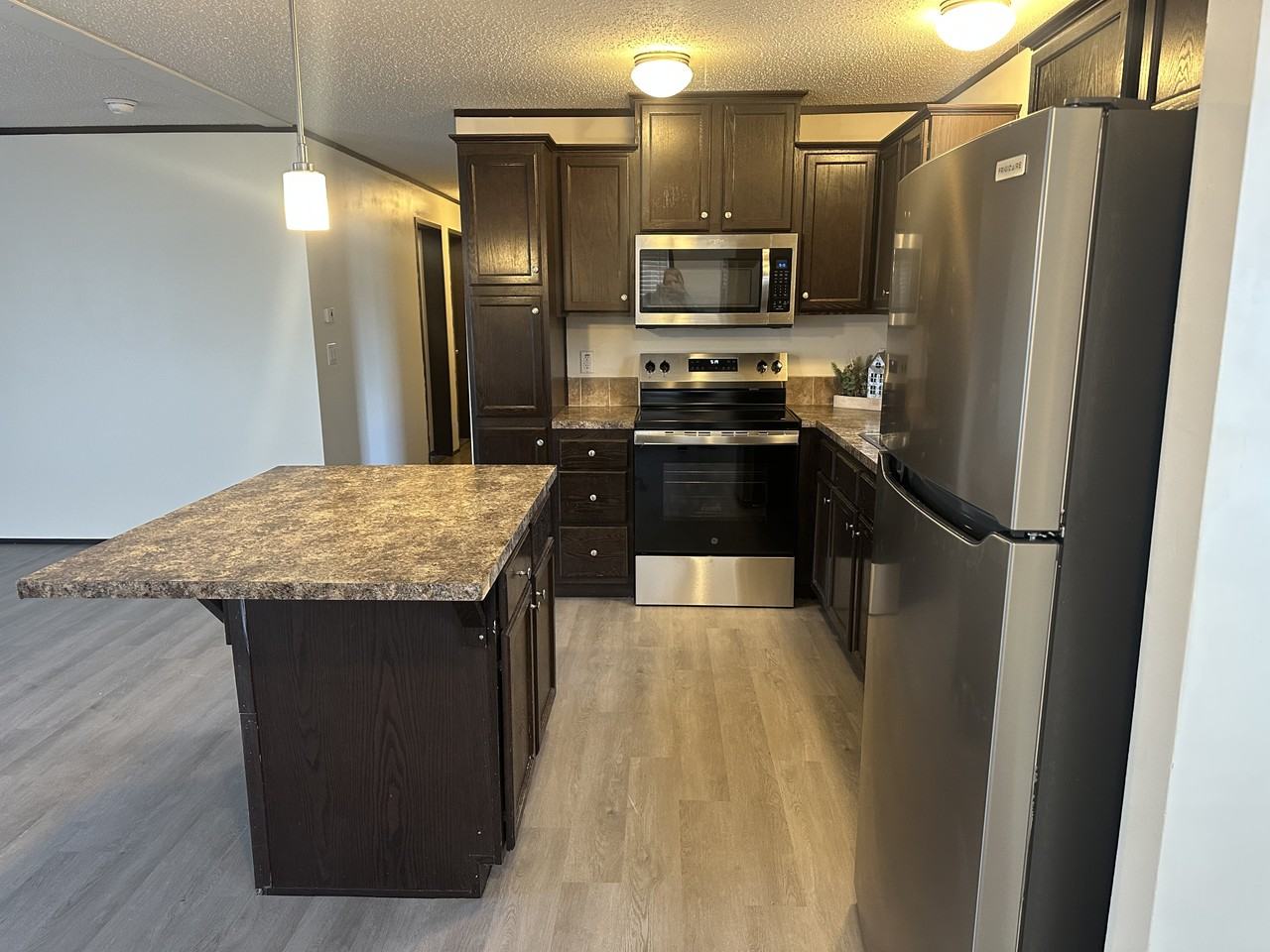 2123 Bradford St #81B - Photo 6 of 32