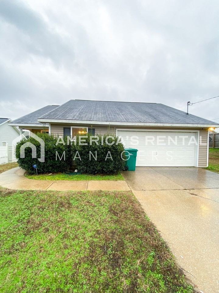 15915 Lexie Dr - Photo 4 of 21