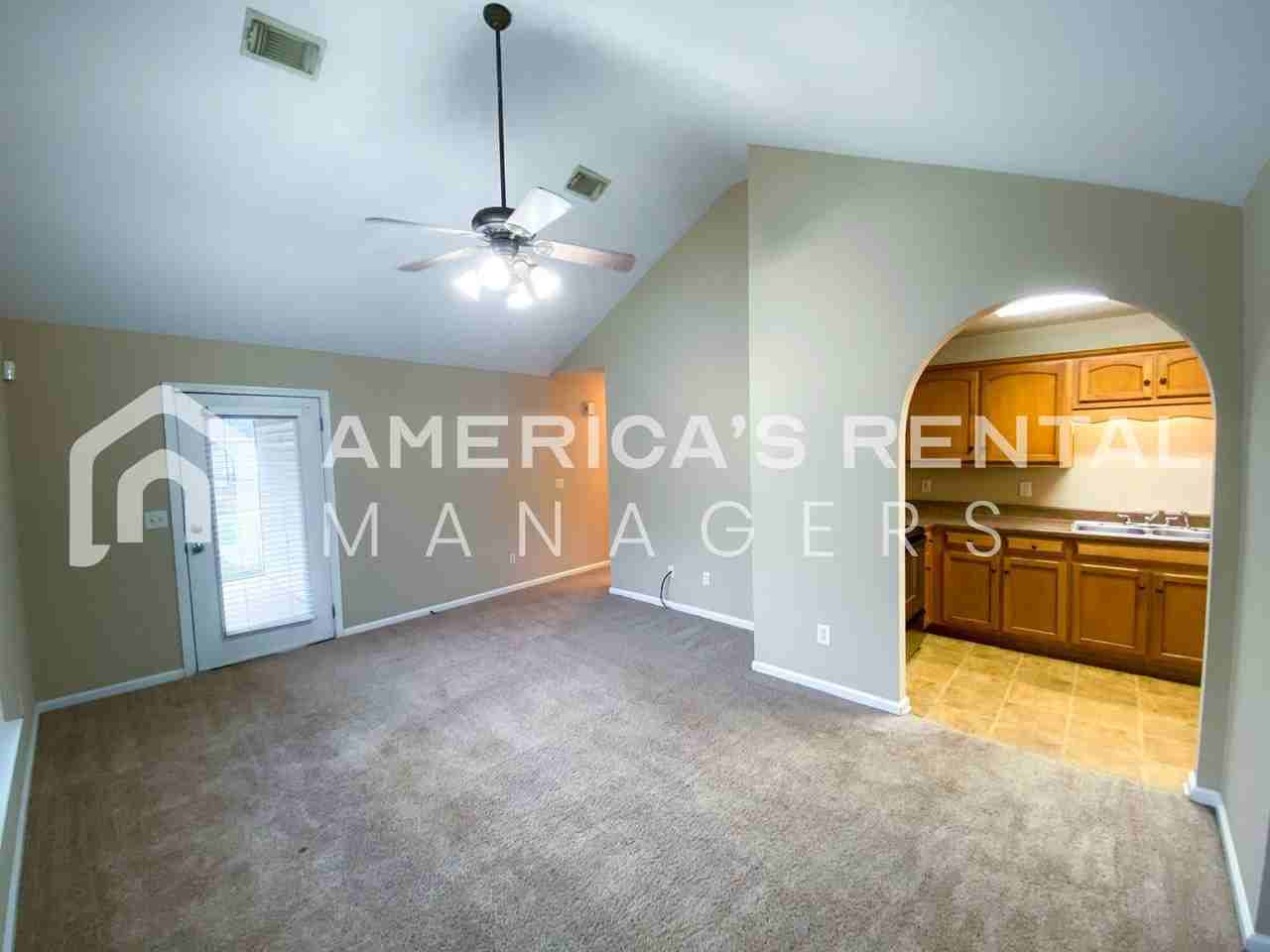15915 Lexie Dr - Photo 5 of 21
