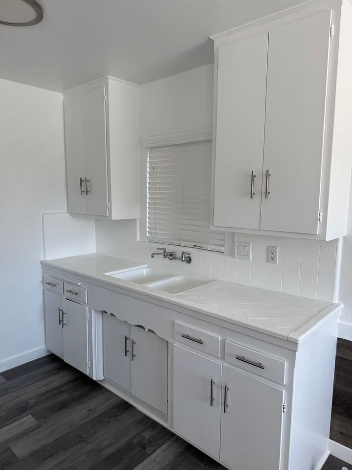 811 Centinela Ave - Photo 4 of 7