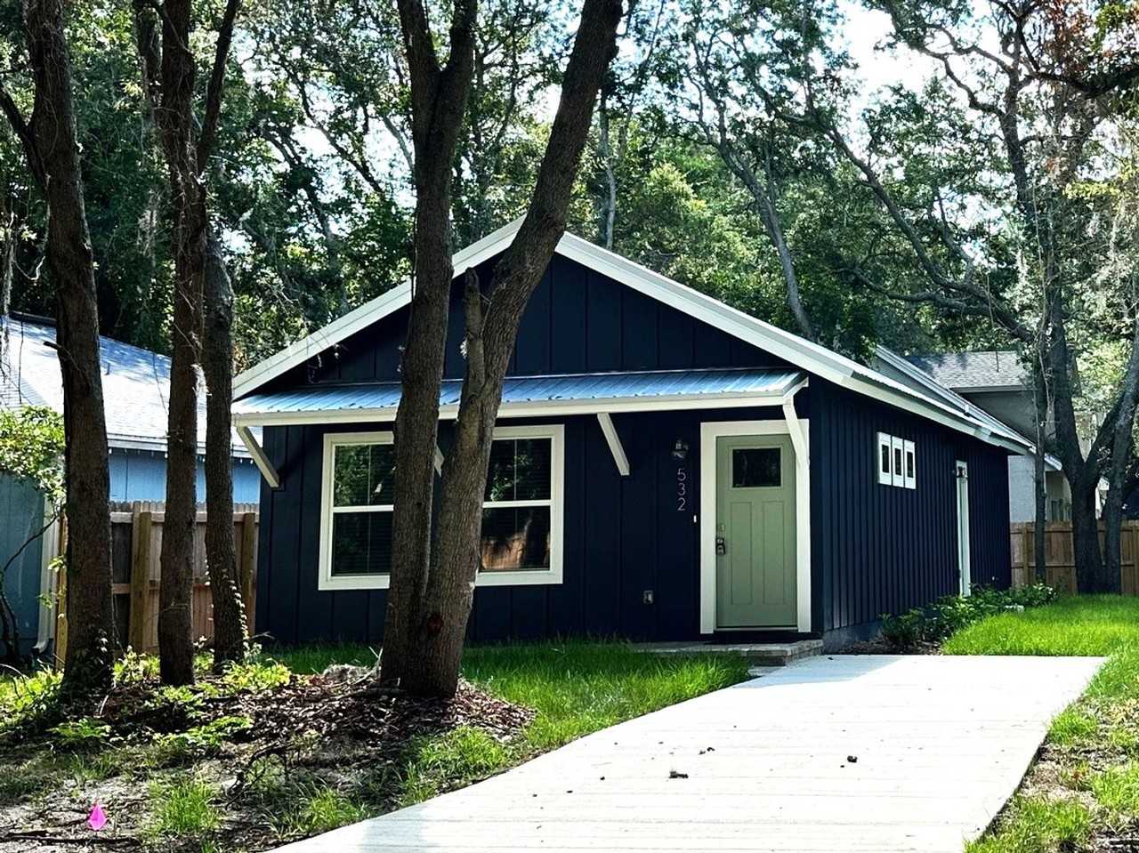 532 S 13th Ter - Photo 2 of 33