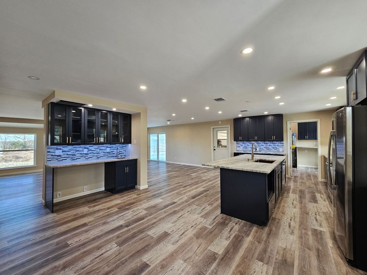 1717 Creek Place Dr - Photo 3 of 32