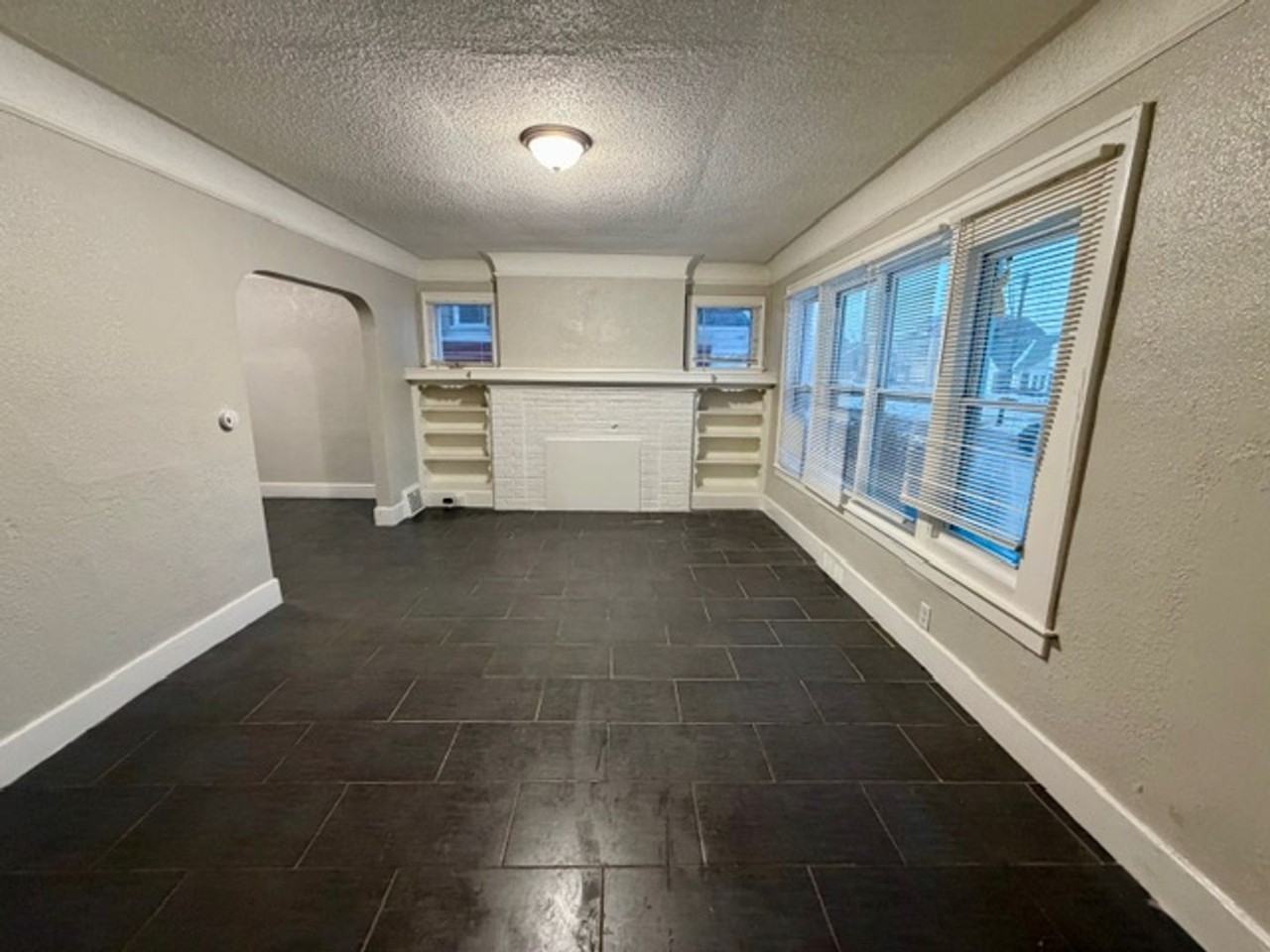 3651 Buckingham Ave - Photo 7 of 18