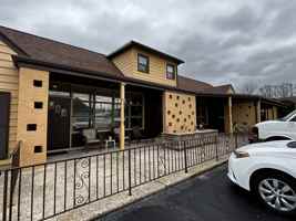 featured image of 2423 Crest St