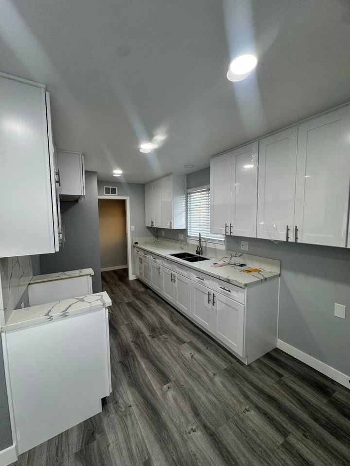 11645 Goldendale Dr - Photo 3 of 9