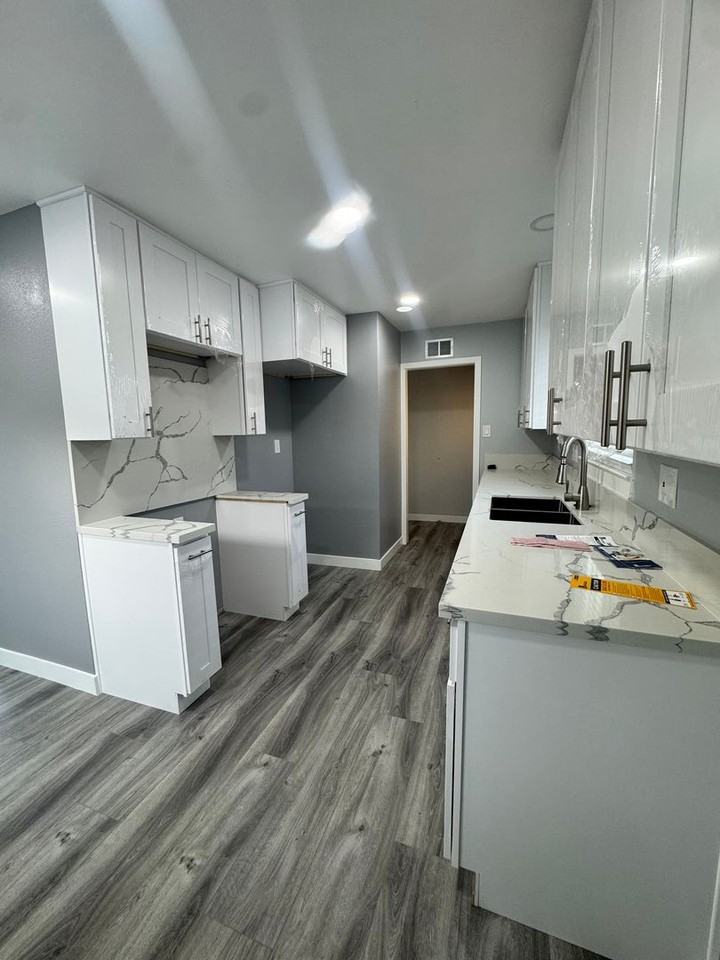 11645 Goldendale Dr - Photo 4 of 9