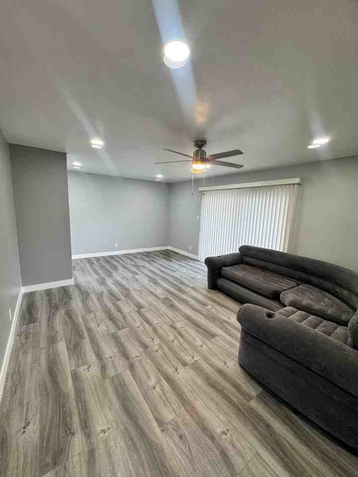 11645 Goldendale Dr - Photo 6 of 9