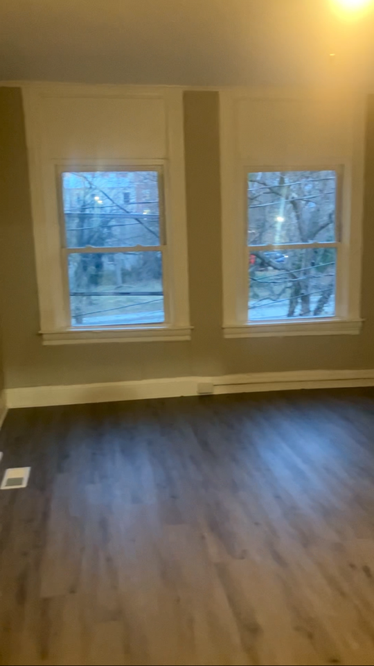1619 1/2 Division St - Photo 5 of 5