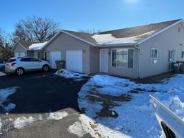 featured image of 1049 Evergreen Ln