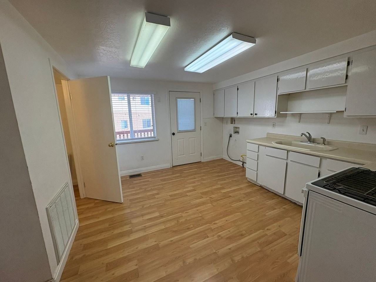 Zion View Apartments - Photo 5 of 29