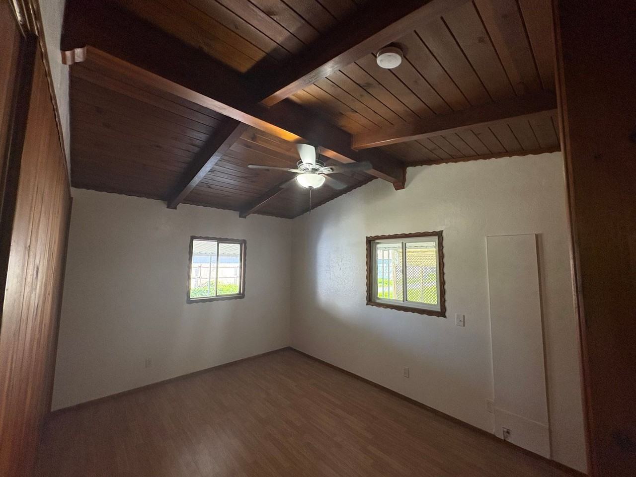 856 W Chestnut St - Photo 3 of 25