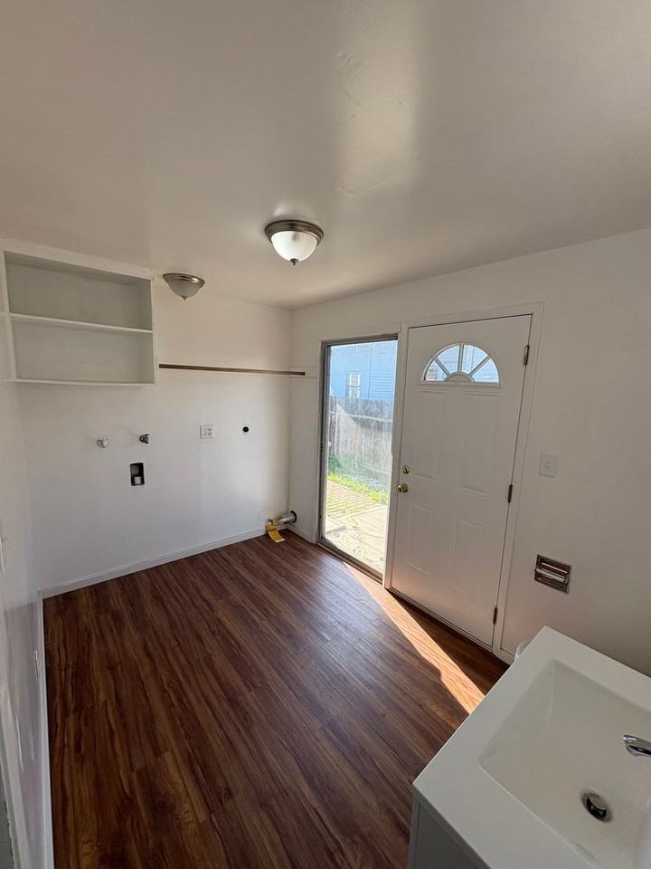 856 W Chestnut St - Photo 5 of 25