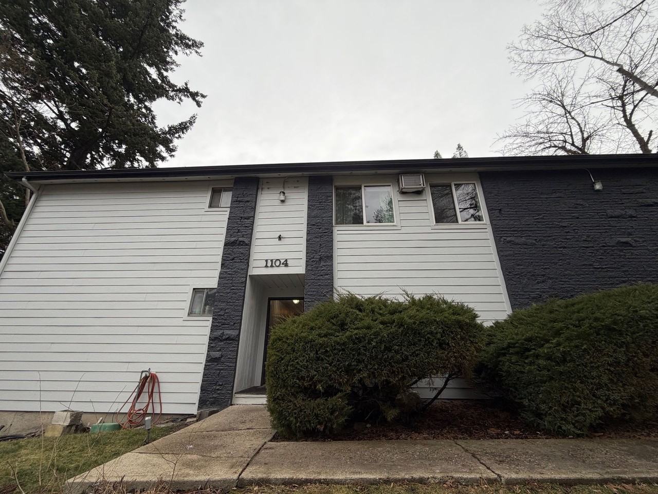 1104 West 7th Avenue Apartments - Photo 2 of 12