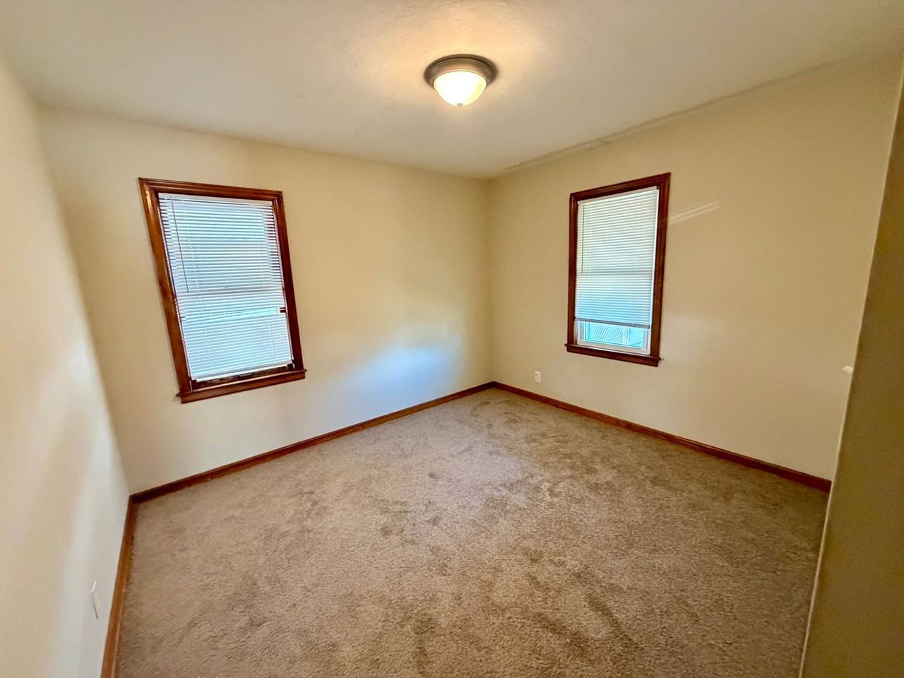 3112 S Vermont Ave - Photo 6 of 11