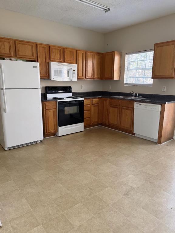 6647 Sunset Park - Photo 6 of 16