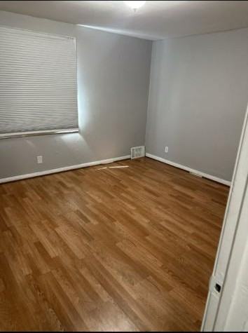 9010 Rutherford St - Photo 4 of 5