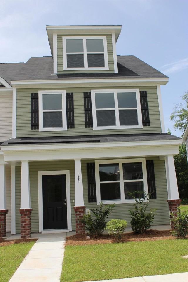 195 Woodward Rd - Photo 3 of 17