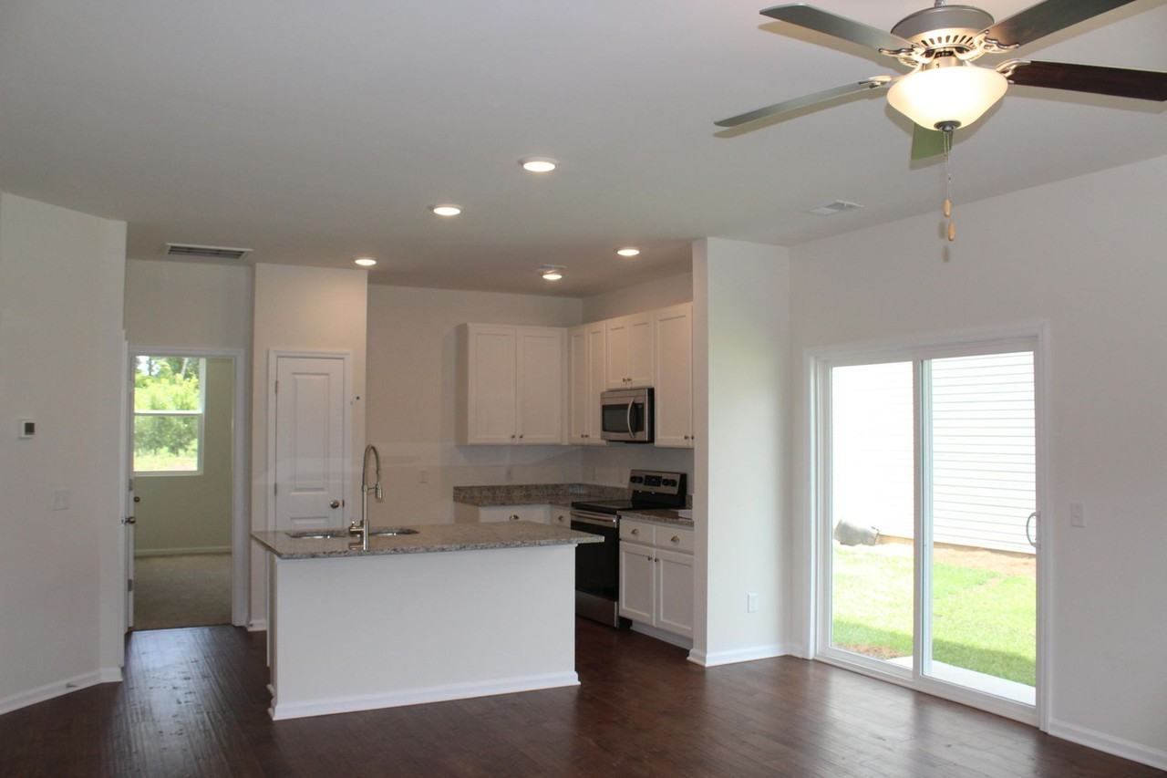 195 Woodward Rd - Photo 5 of 17