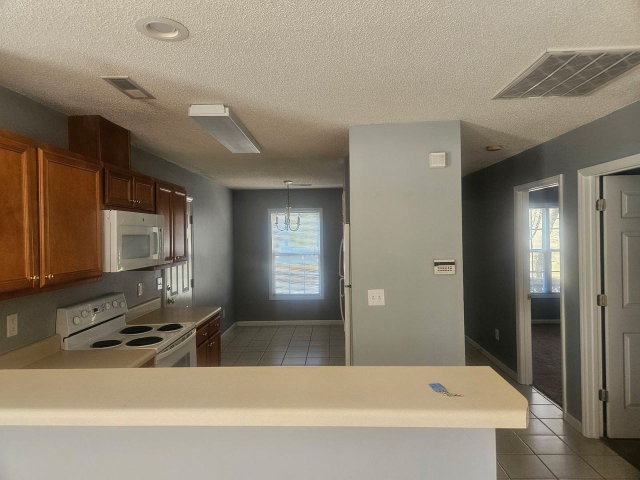 5845 Regents Village Dr - Photo 4 of 4