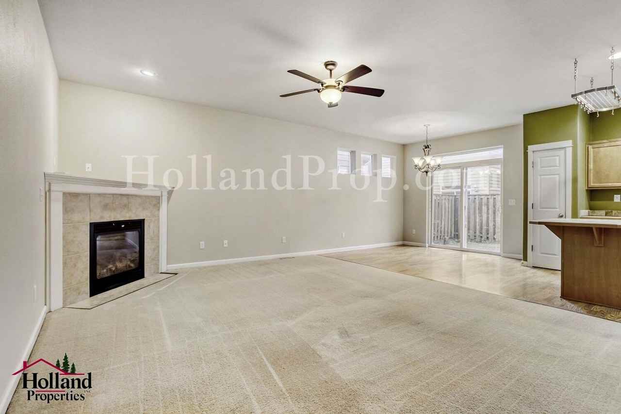 244 Nw Glencory St - Photo 3 of 23