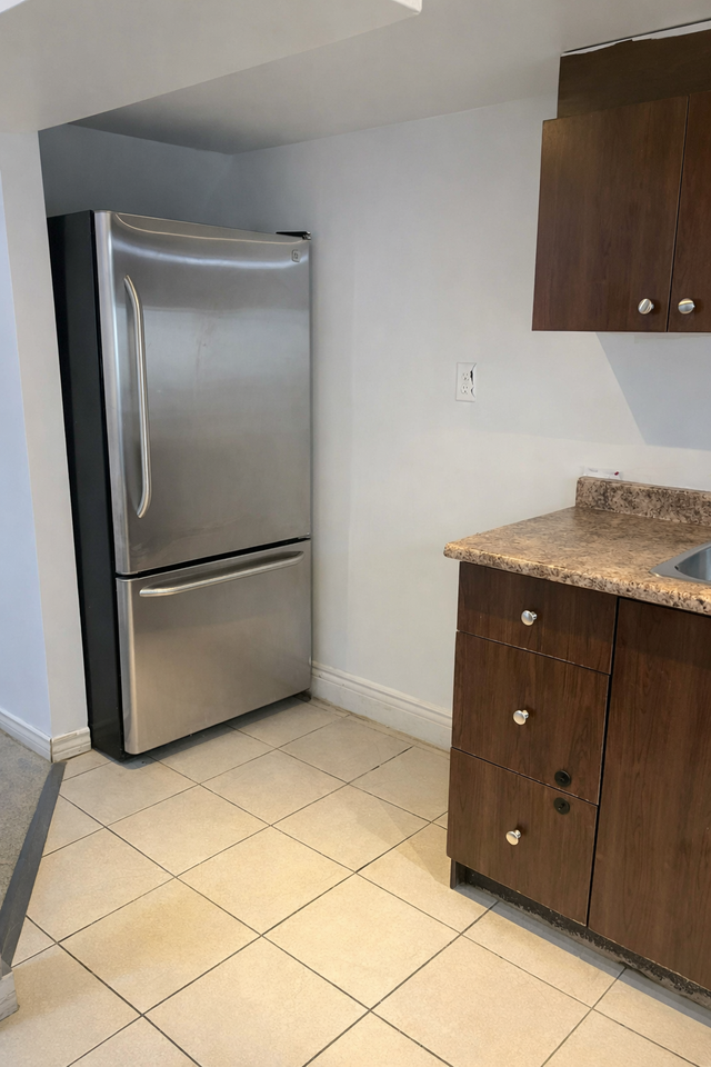 7 Lillian Crescent - Photo 4 of 10