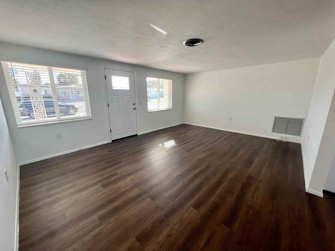 5137 Cicero Dr - Photo 4 of 20