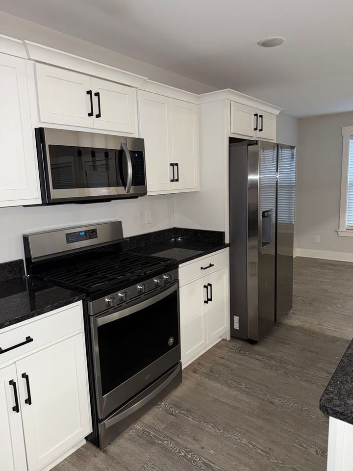 4448 Venice Way - Photo 3 of 38