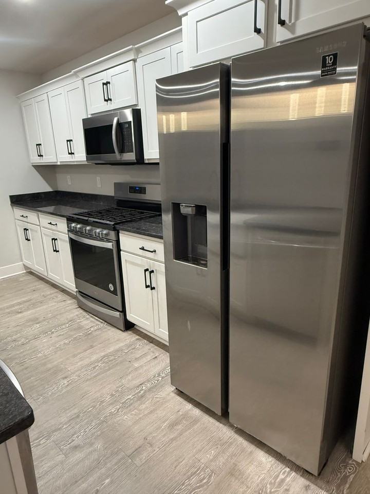 4448 Venice Way - Photo 4 of 38