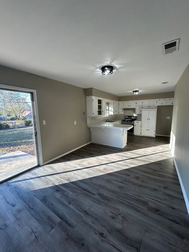 2001 Westwood Ave - Photo 4 of 23