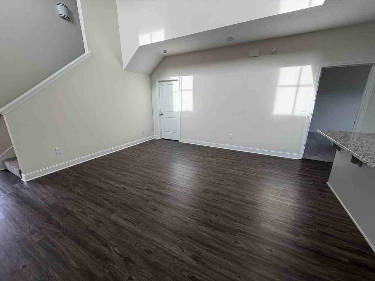 1078 Grayson Ave - Photo 2 of 25