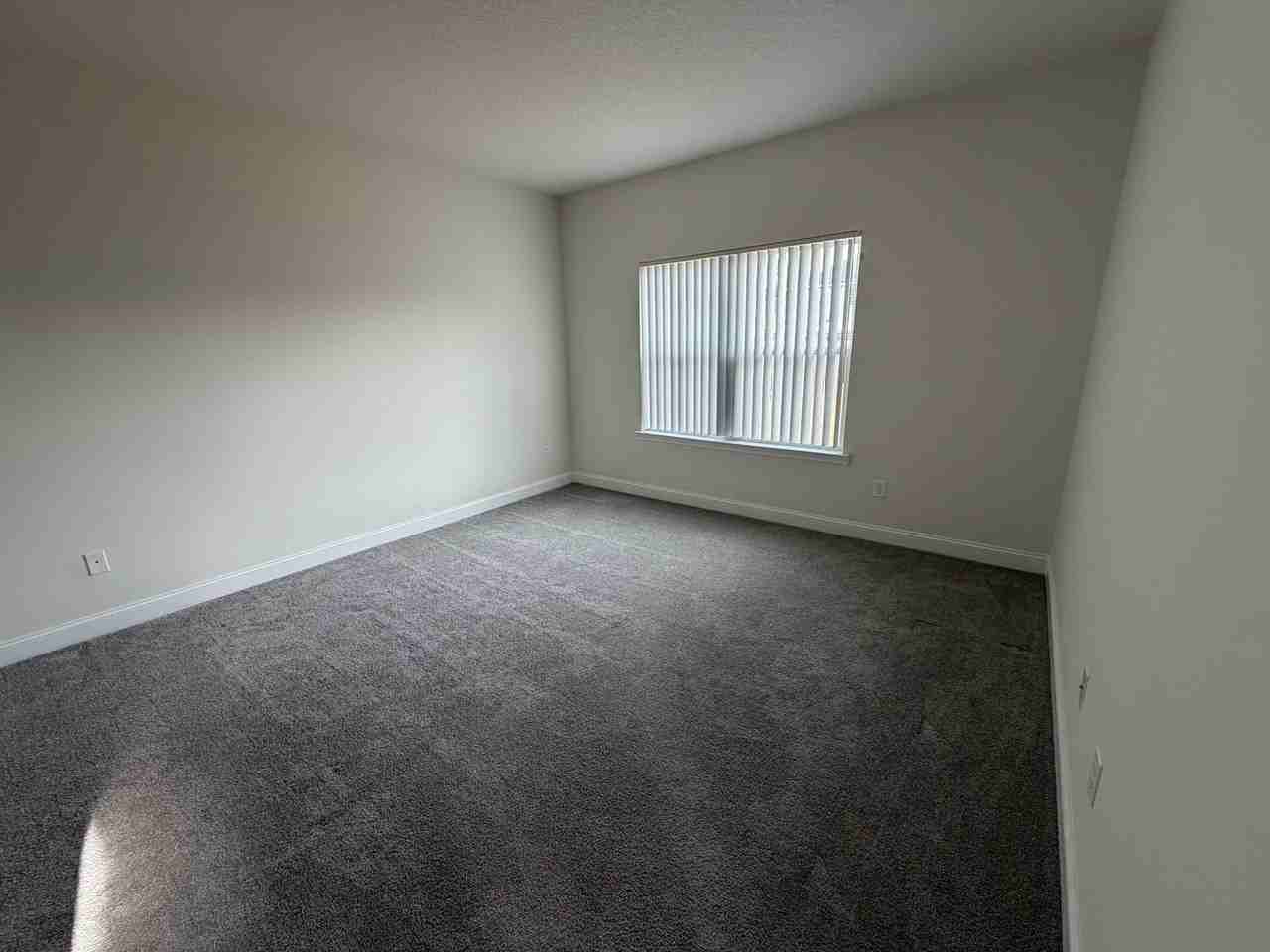 1078 Grayson Ave - Photo 4 of 25