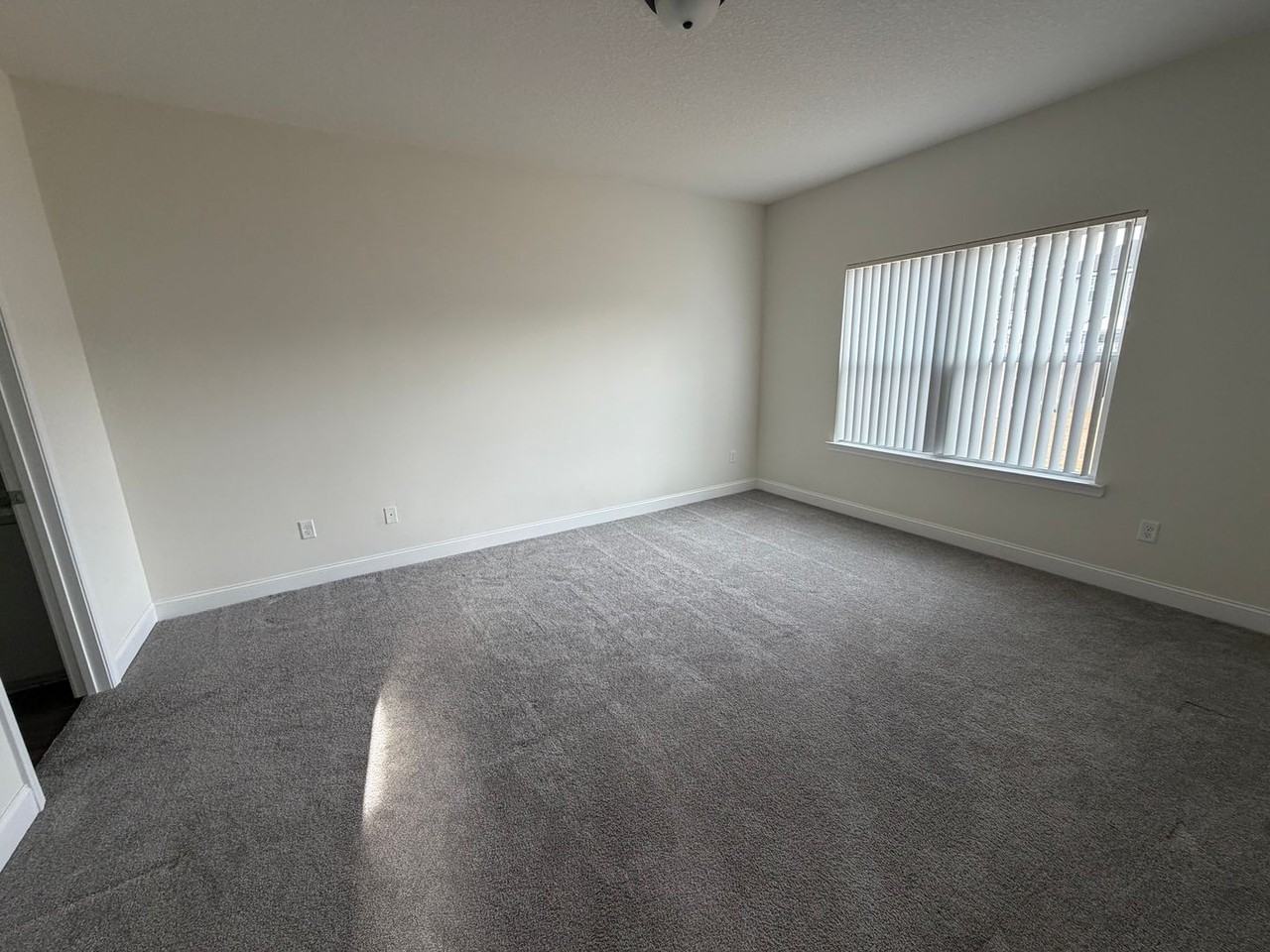 1078 Grayson Ave - Photo 5 of 25