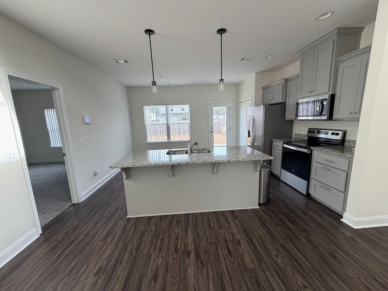 1078 Grayson Ave - Photo 6 of 25