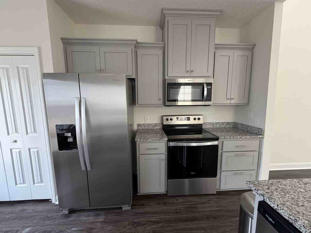 1078 Grayson Ave - Photo 7 of 25