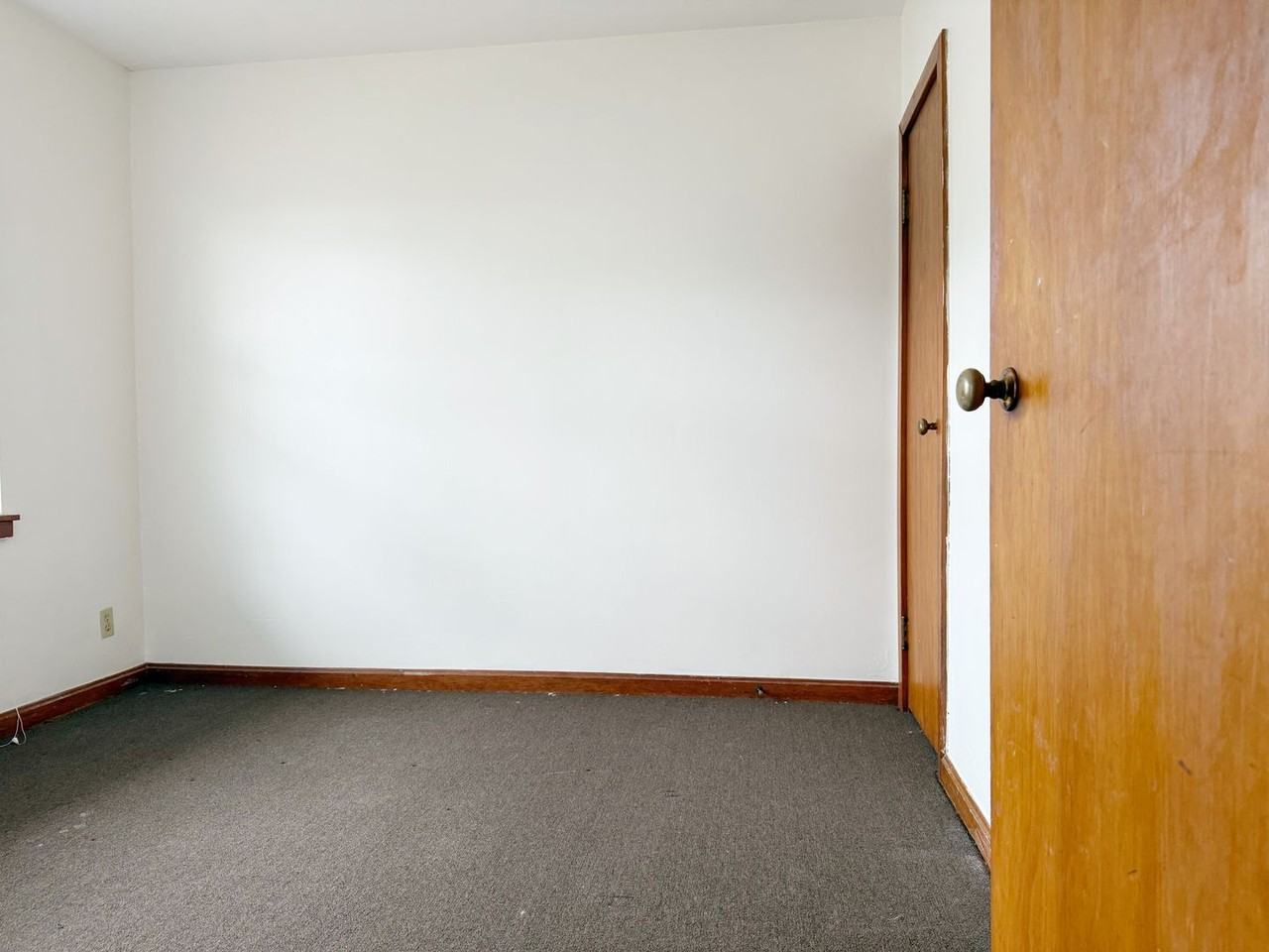 1341 E Illinois St - Photo 4 of 13