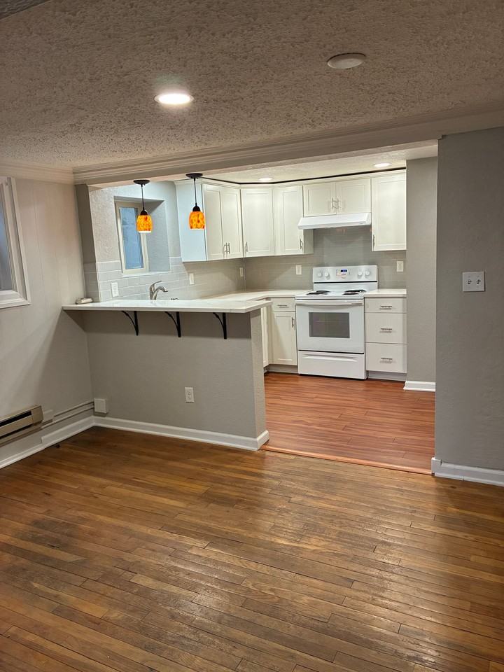 Evergreen Court Apartments - Photo 2 of 12