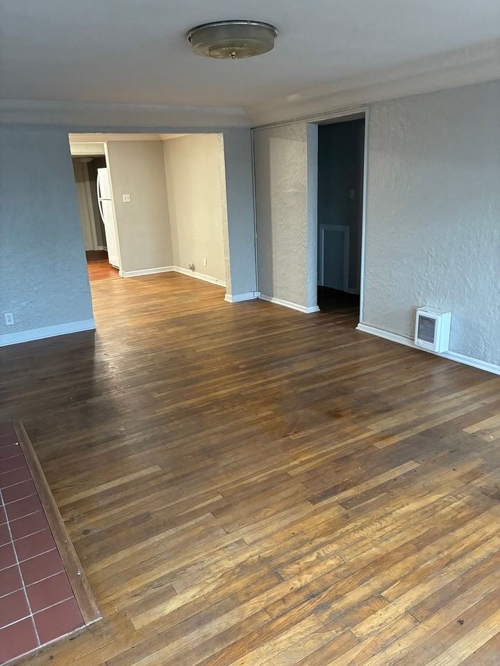 Evergreen Court Apartments - Photo 5 of 12