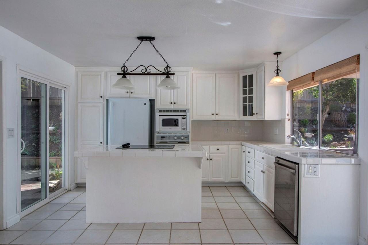 17016 Matinal Rd - Photo 2 of 25