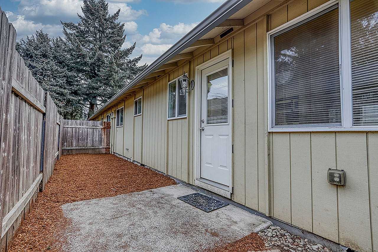 3903 E 18th St #13 - Photo 5 of 13