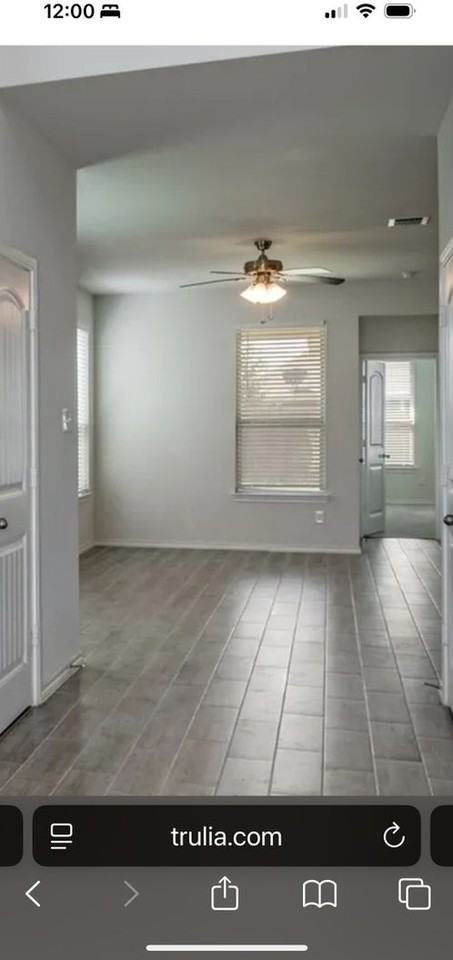 1635 Briar Hunt Dr - Photo 3 of 17