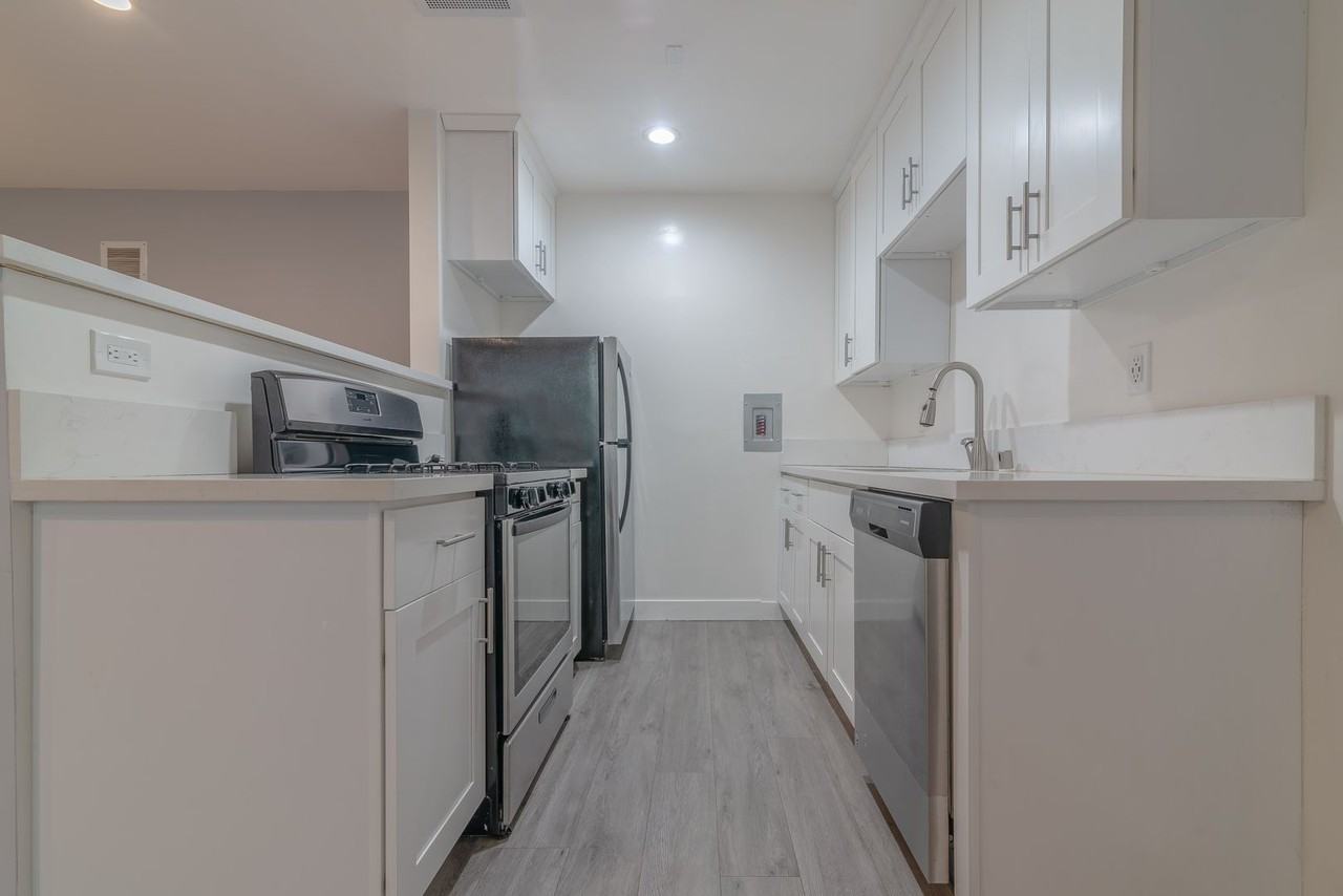 928 4th Street - Photo 2 of 34