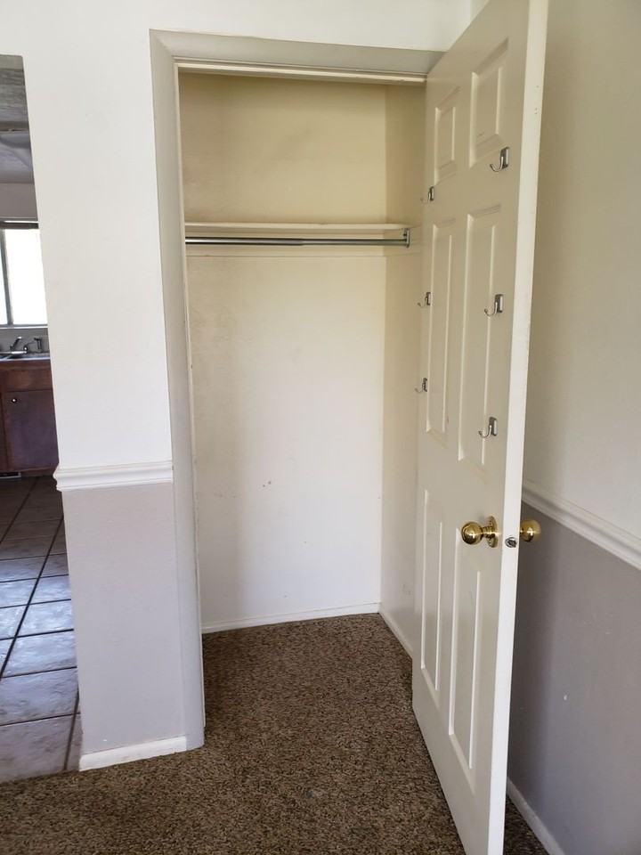 580 S 470 E #4 - Photo 3 of 10