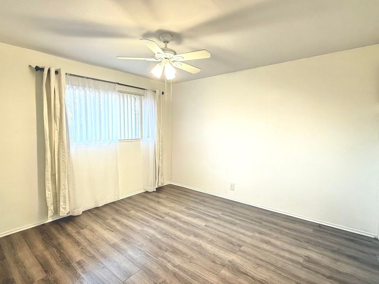 22115 Main St - Photo 4 of 8