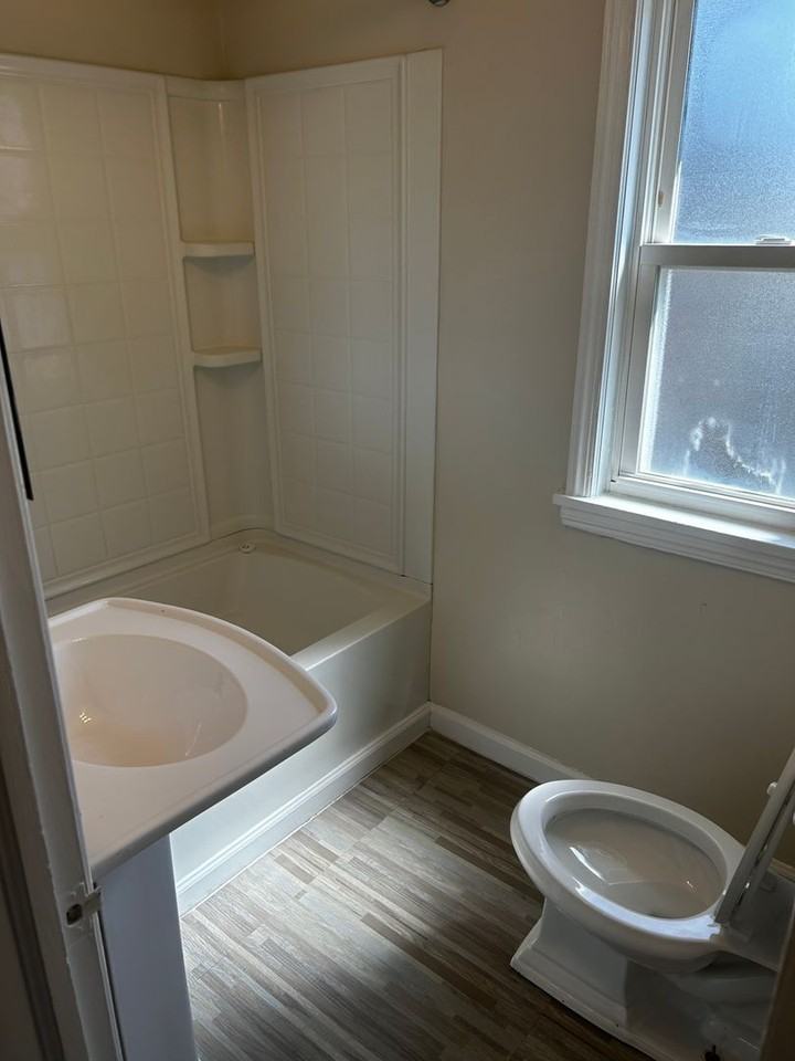 17426 Throckley Ave - Photo 5 of 5