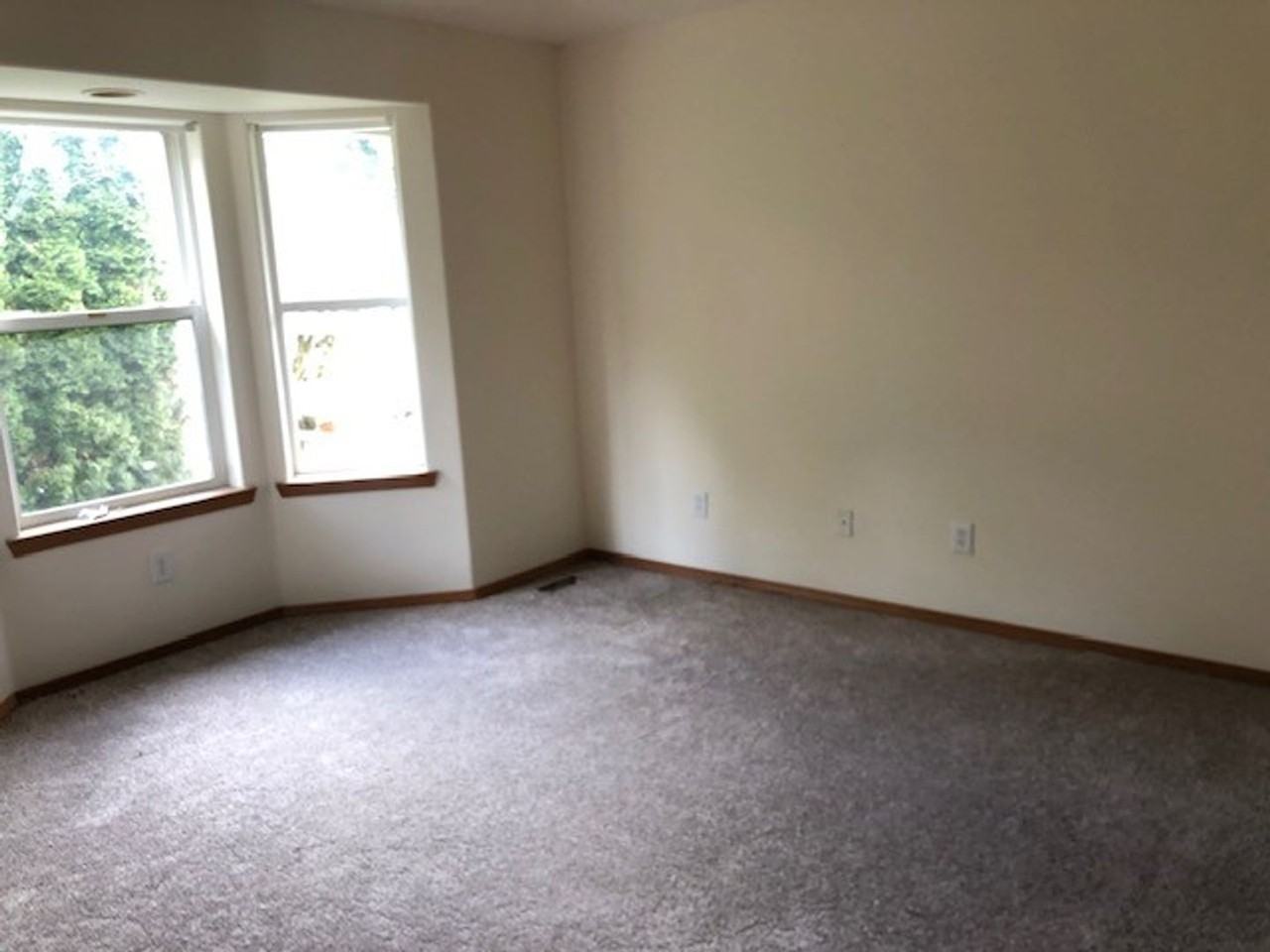 2001 131st Ave Ne - Photo 5 of 9