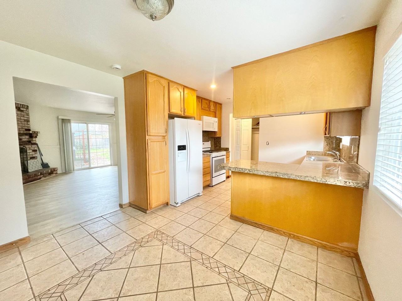 129 Windsor Palms Dr - Photo 3 of 22