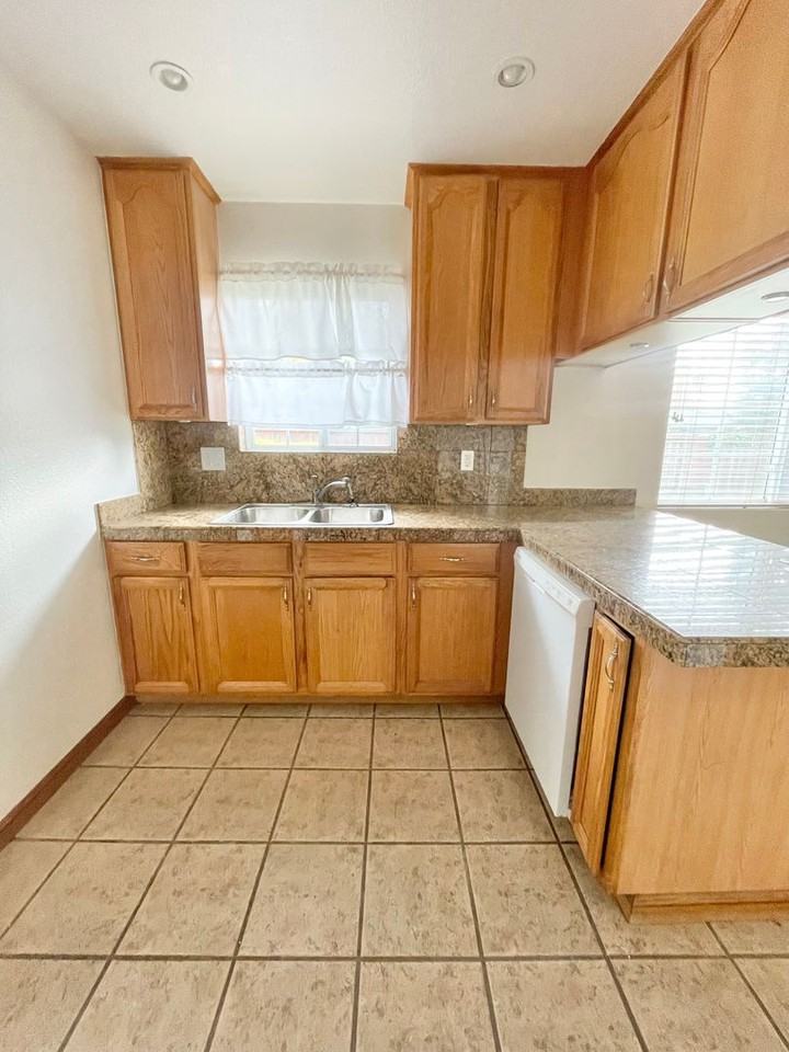 129 Windsor Palms Dr - Photo 6 of 22