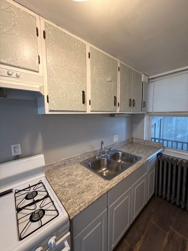 3613 S Archer - Photo 2 of 24